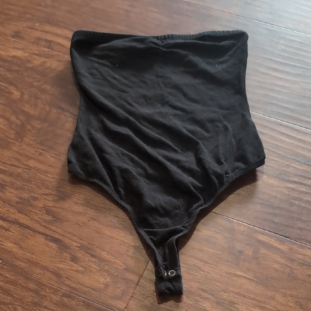 Forever 21 Black Strapless Top‎